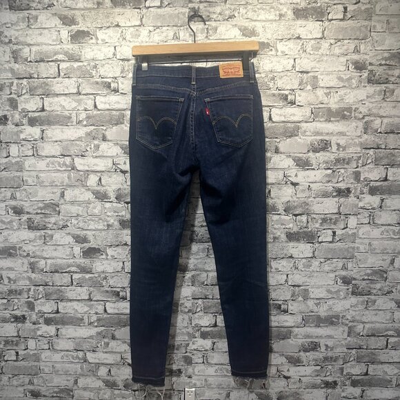 EUC LEVI'S 711 Women's Dark Wash Distressed Stretch Skinny Jeans 26 - Picture 6 of 16